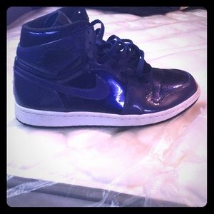 I’m selling the the Jordan 1s